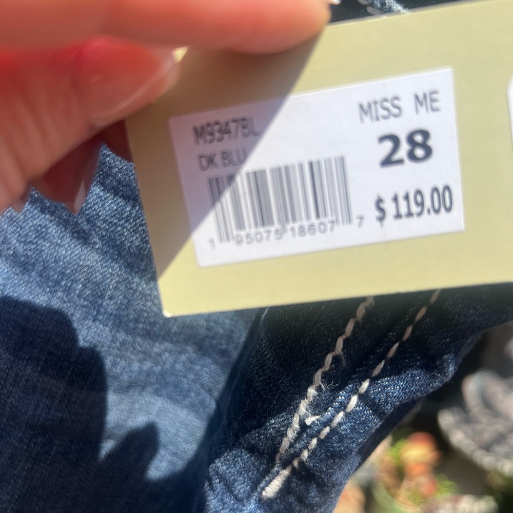 Miss Me Mid Rise Boot Jeans NWT - Picture 2 of 4
